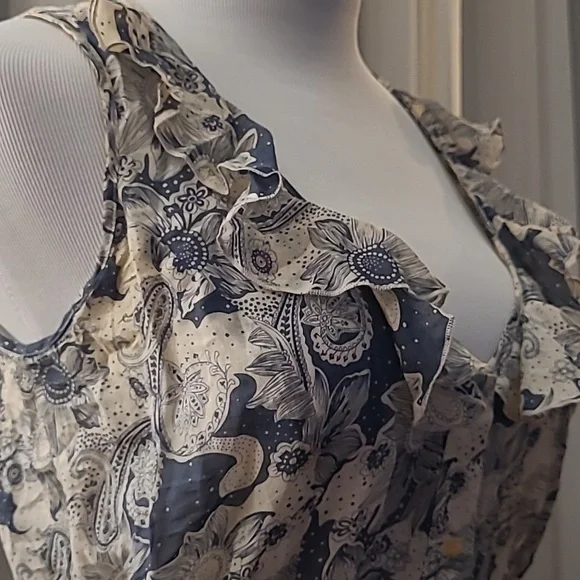 Romantic Silk Cotton Summer Dress with Buttons and Ruffles Size Medium - Picture 6 of 13